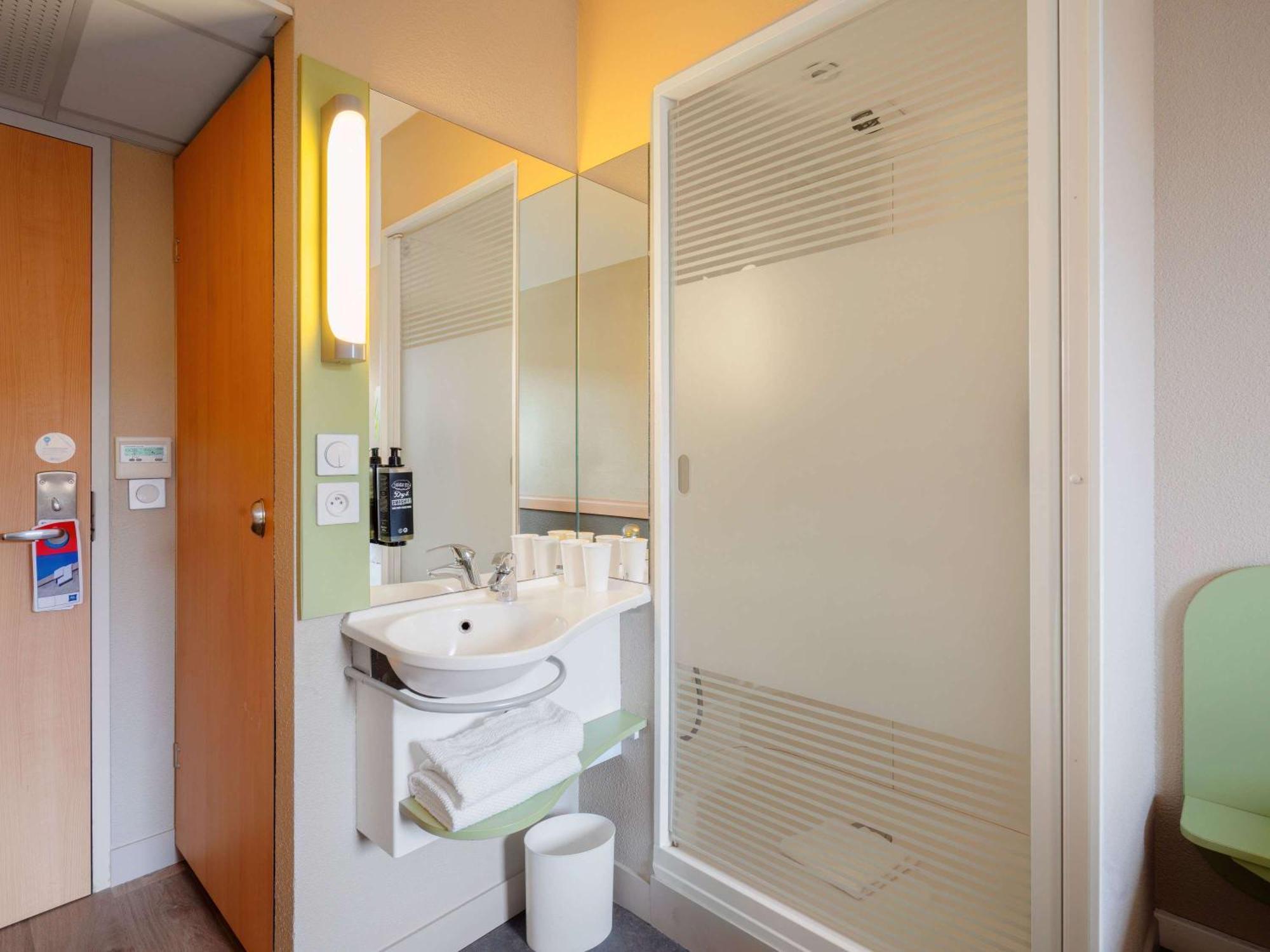 Ibis Budget Manosque Cadarache Екстер'єр фото