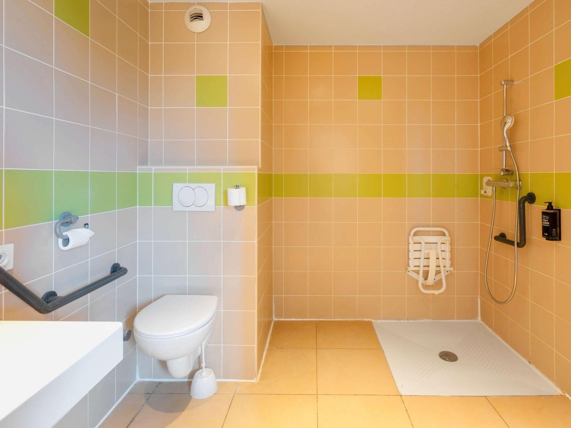 Ibis Budget Manosque Cadarache Екстер'єр фото