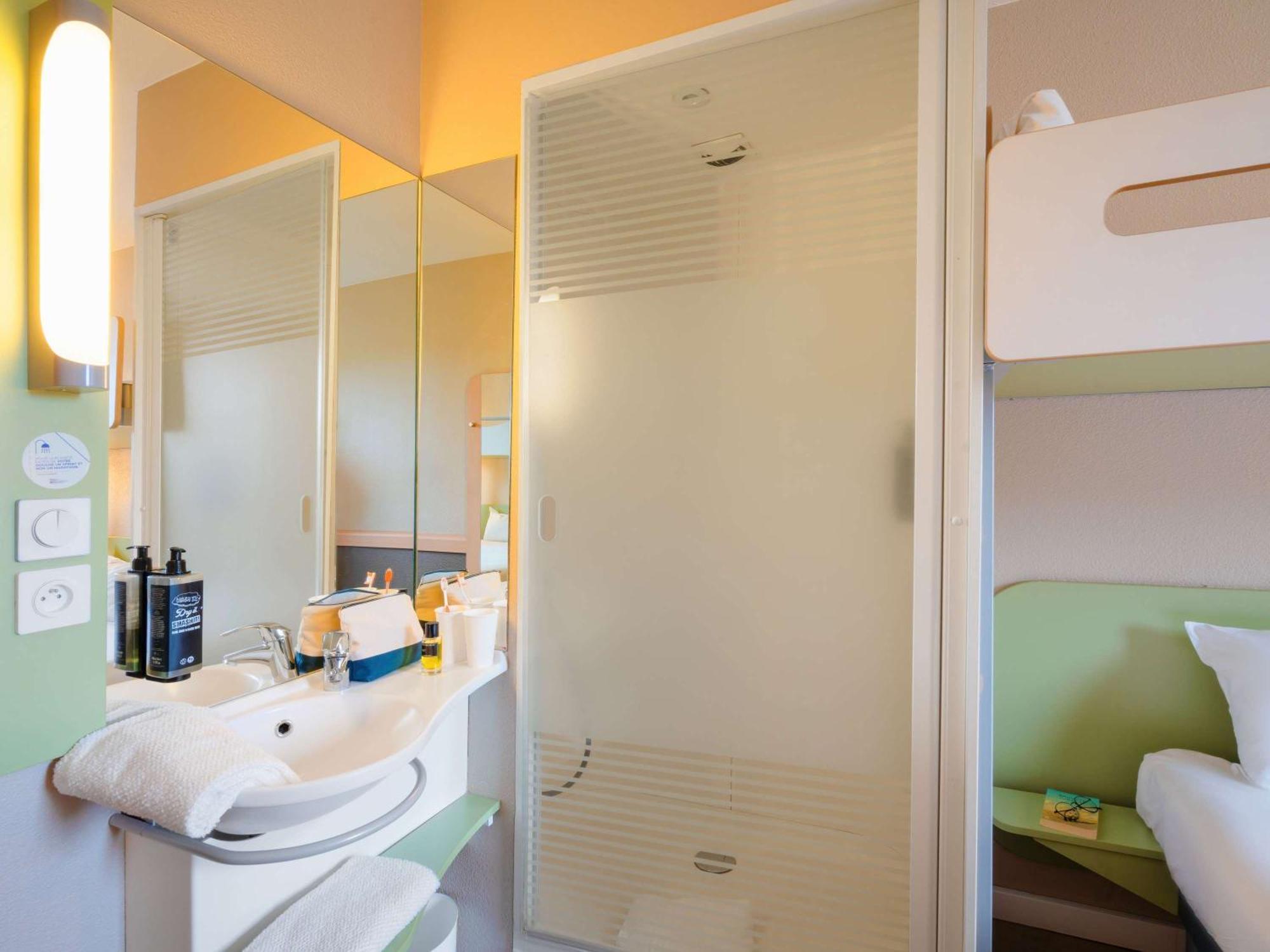 Ibis Budget Manosque Cadarache Екстер'єр фото