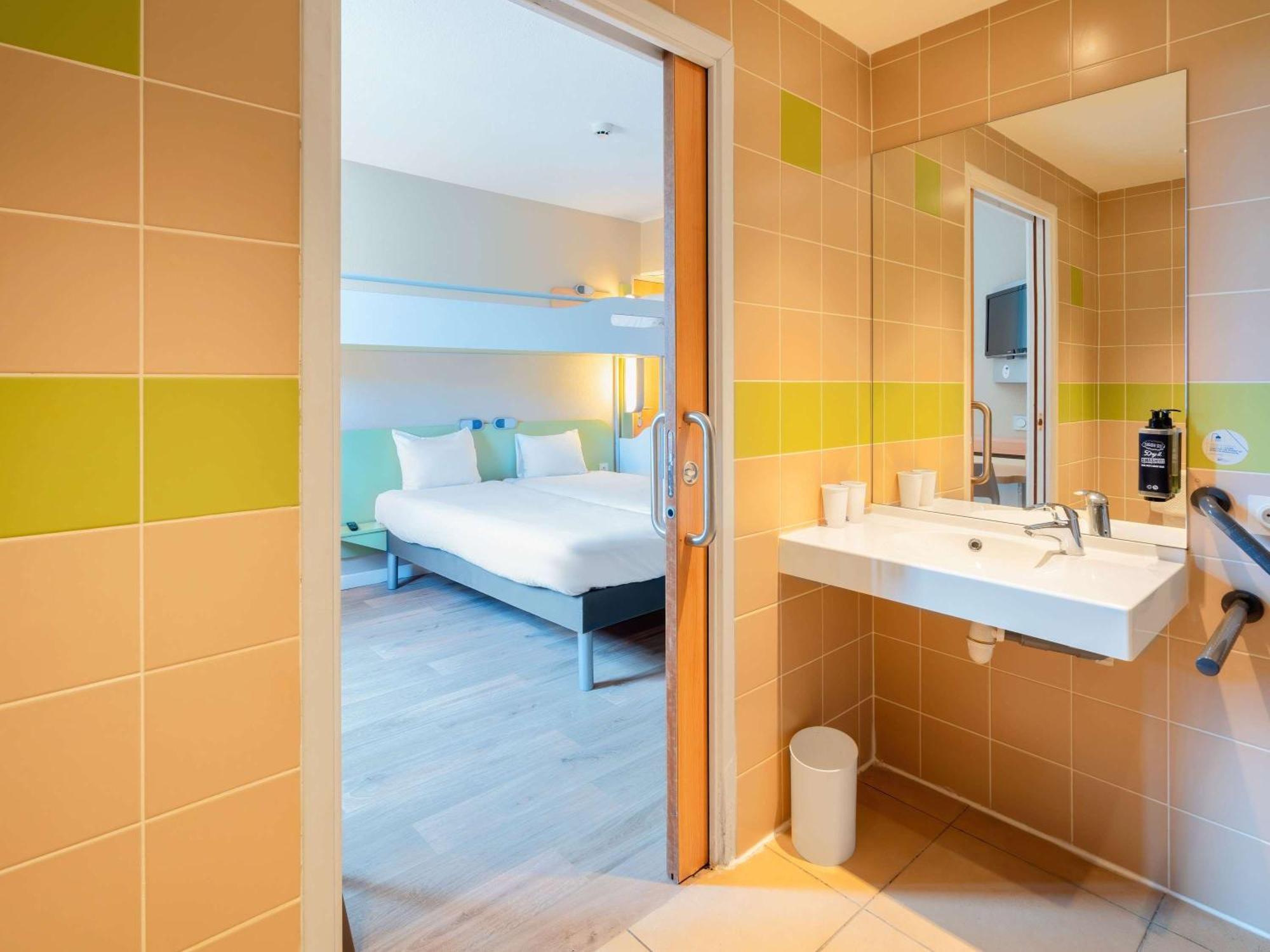 Ibis Budget Manosque Cadarache Екстер'єр фото