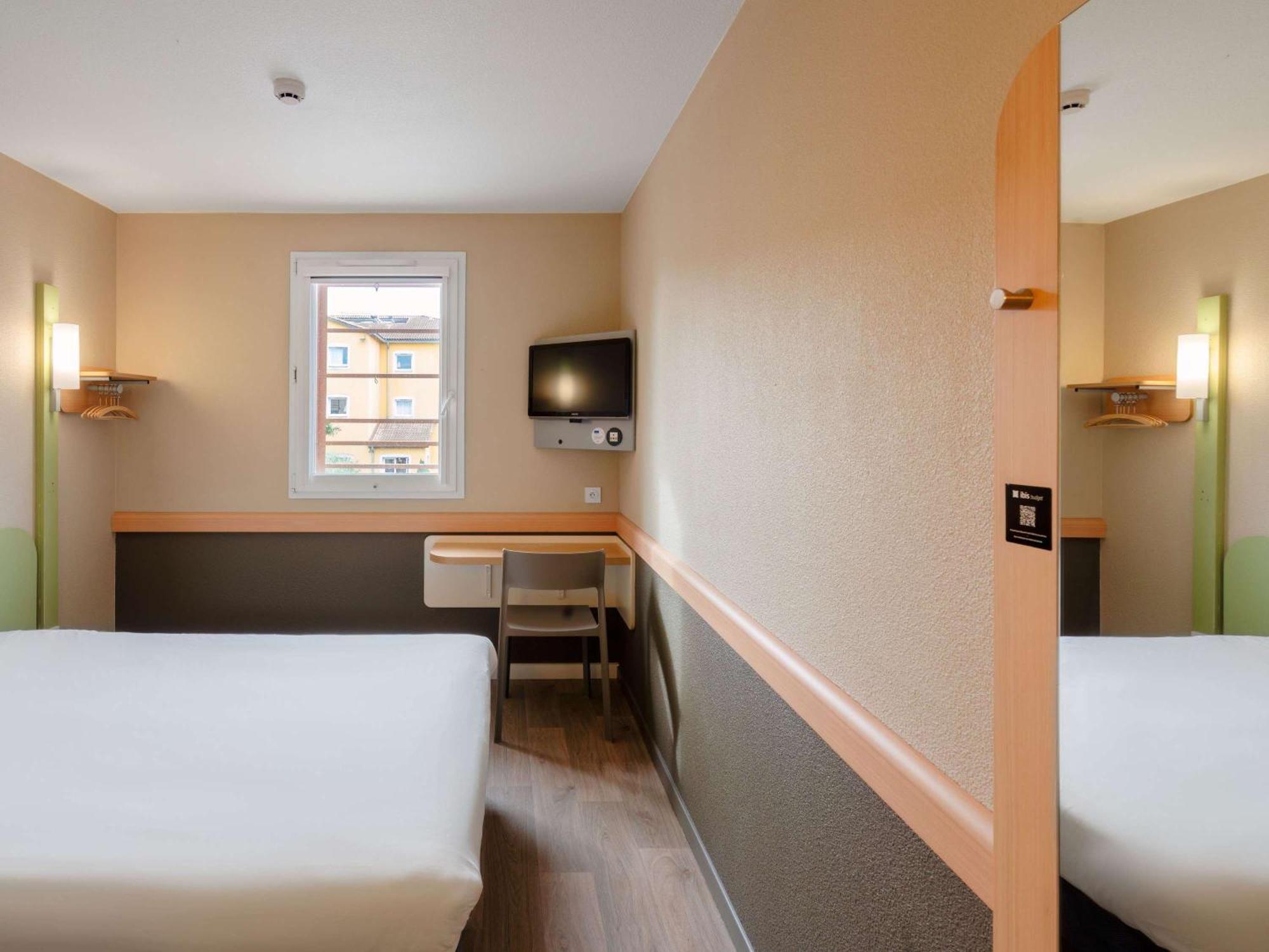 Ibis Budget Manosque Cadarache Екстер'єр фото