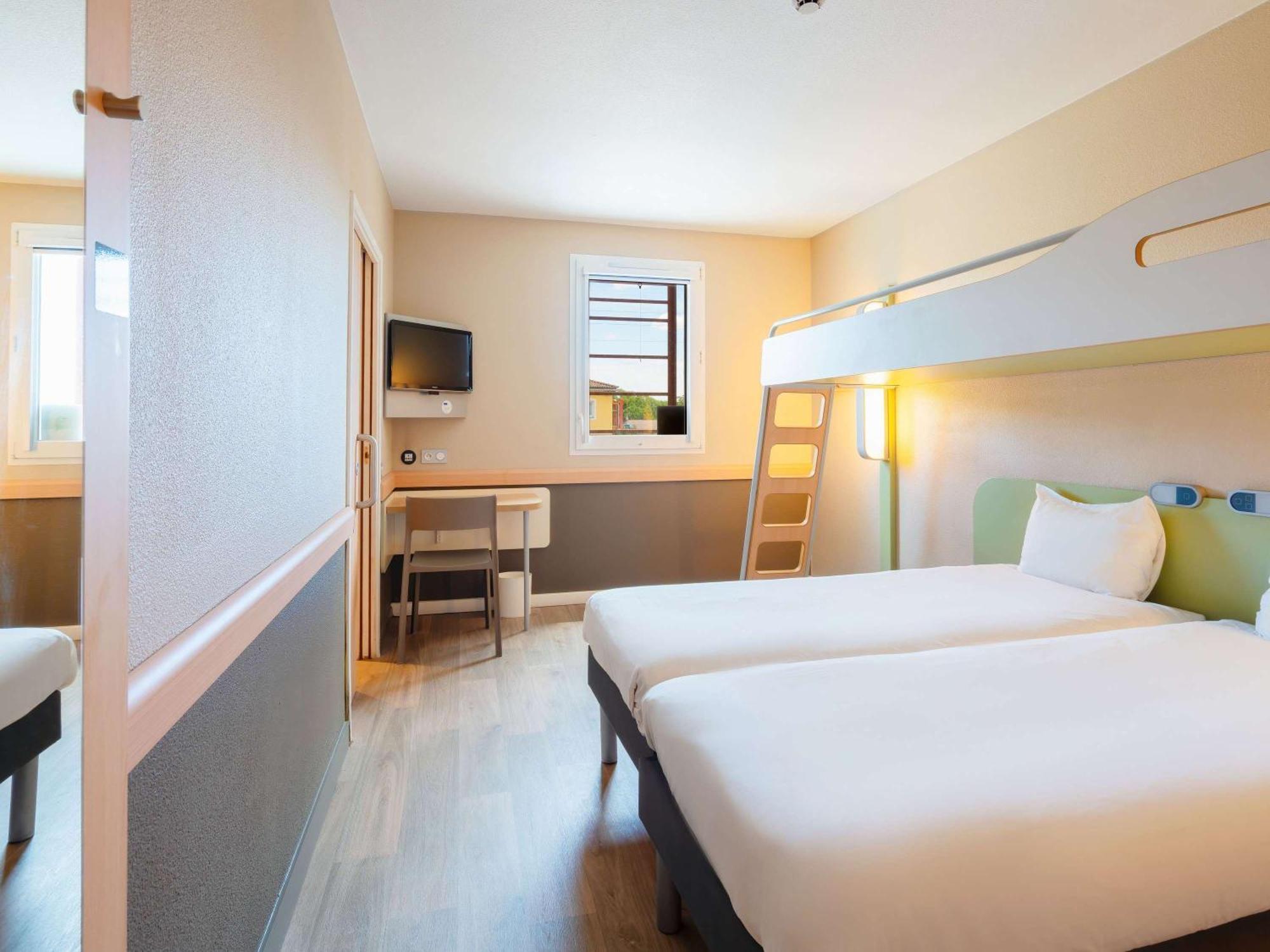 Ibis Budget Manosque Cadarache Екстер'єр фото