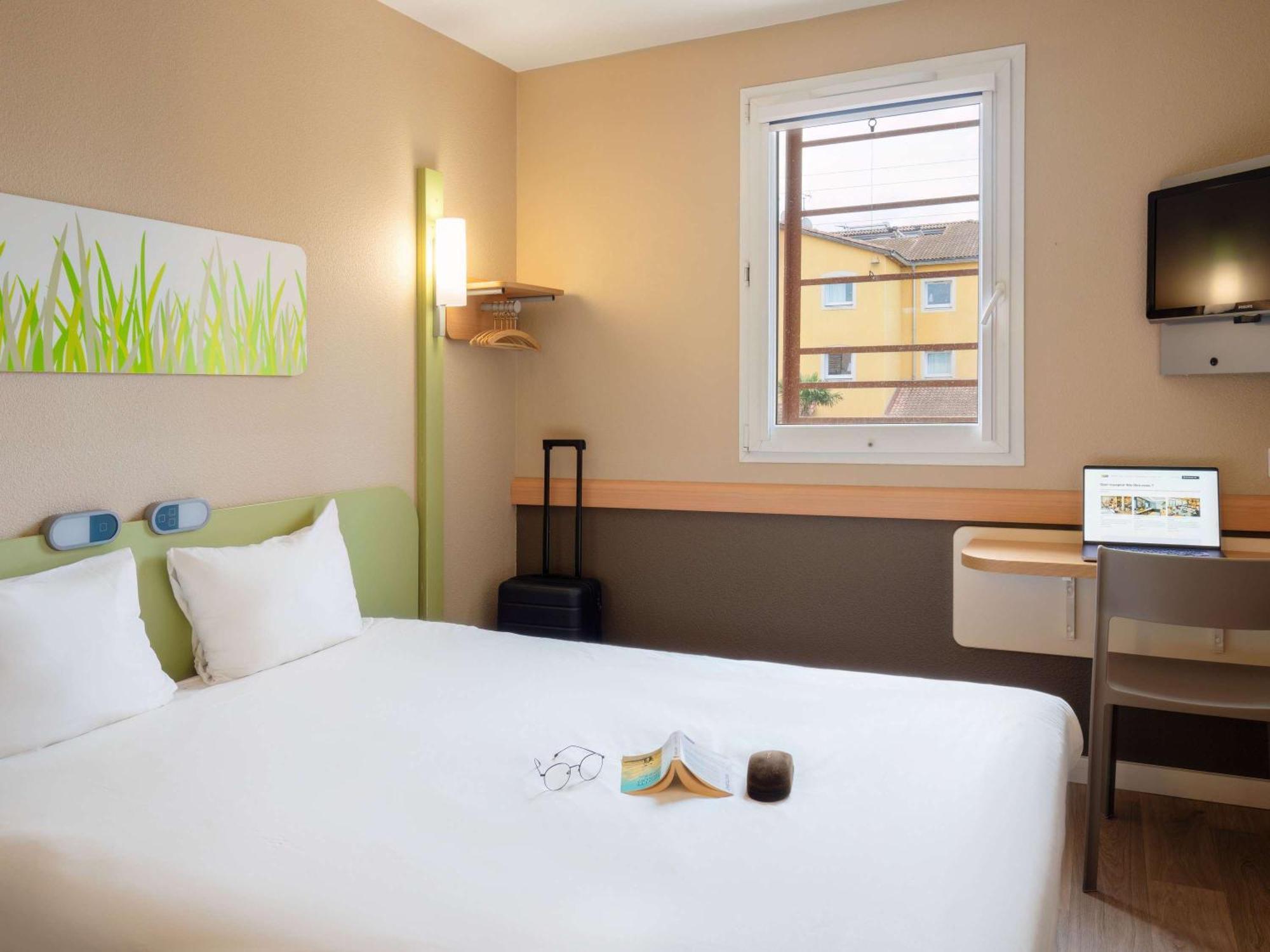 Ibis Budget Manosque Cadarache Екстер'єр фото