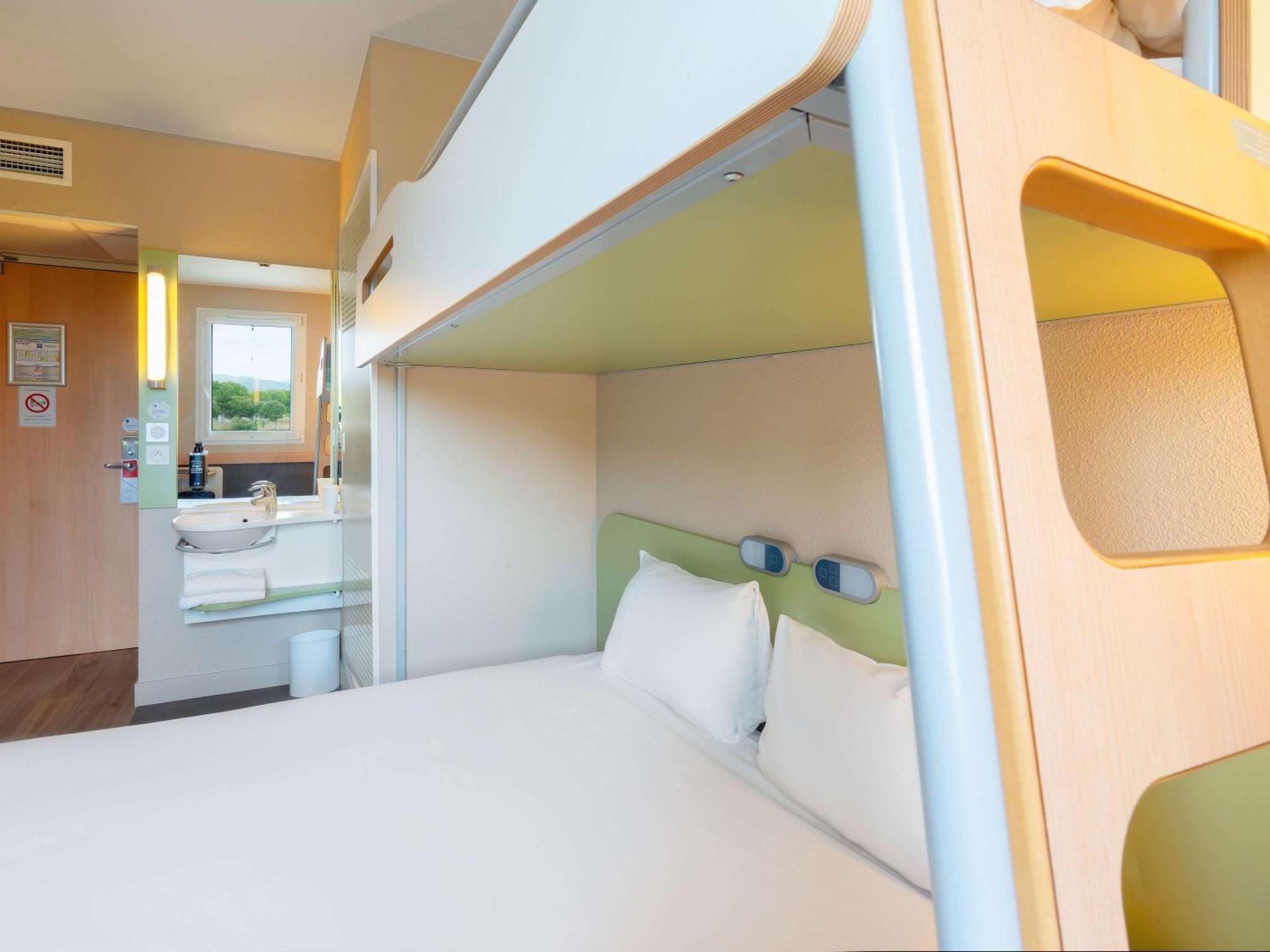 Ibis Budget Manosque Cadarache Екстер'єр фото