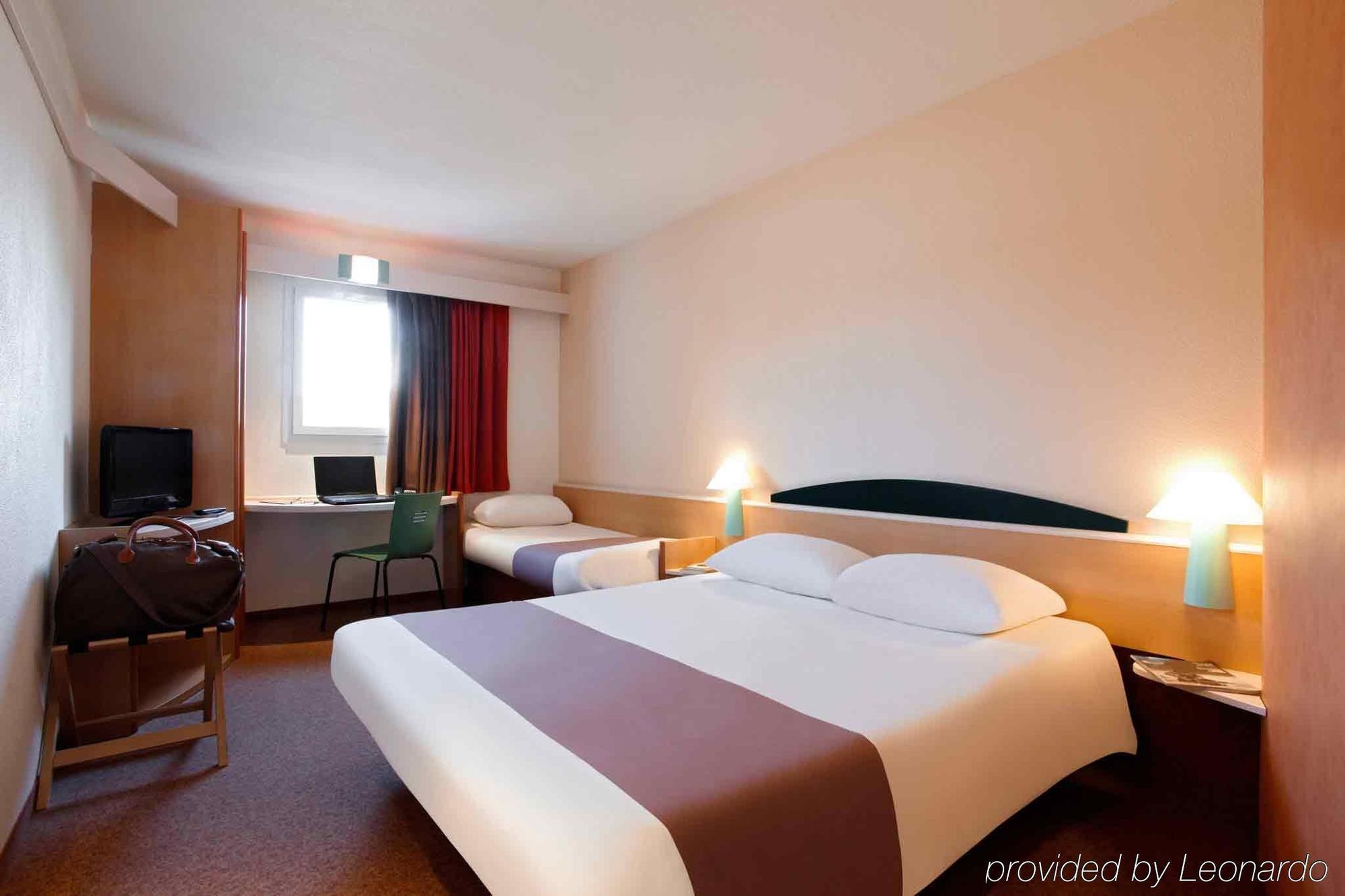 Ibis Budget Manosque Cadarache Екстер'єр фото
