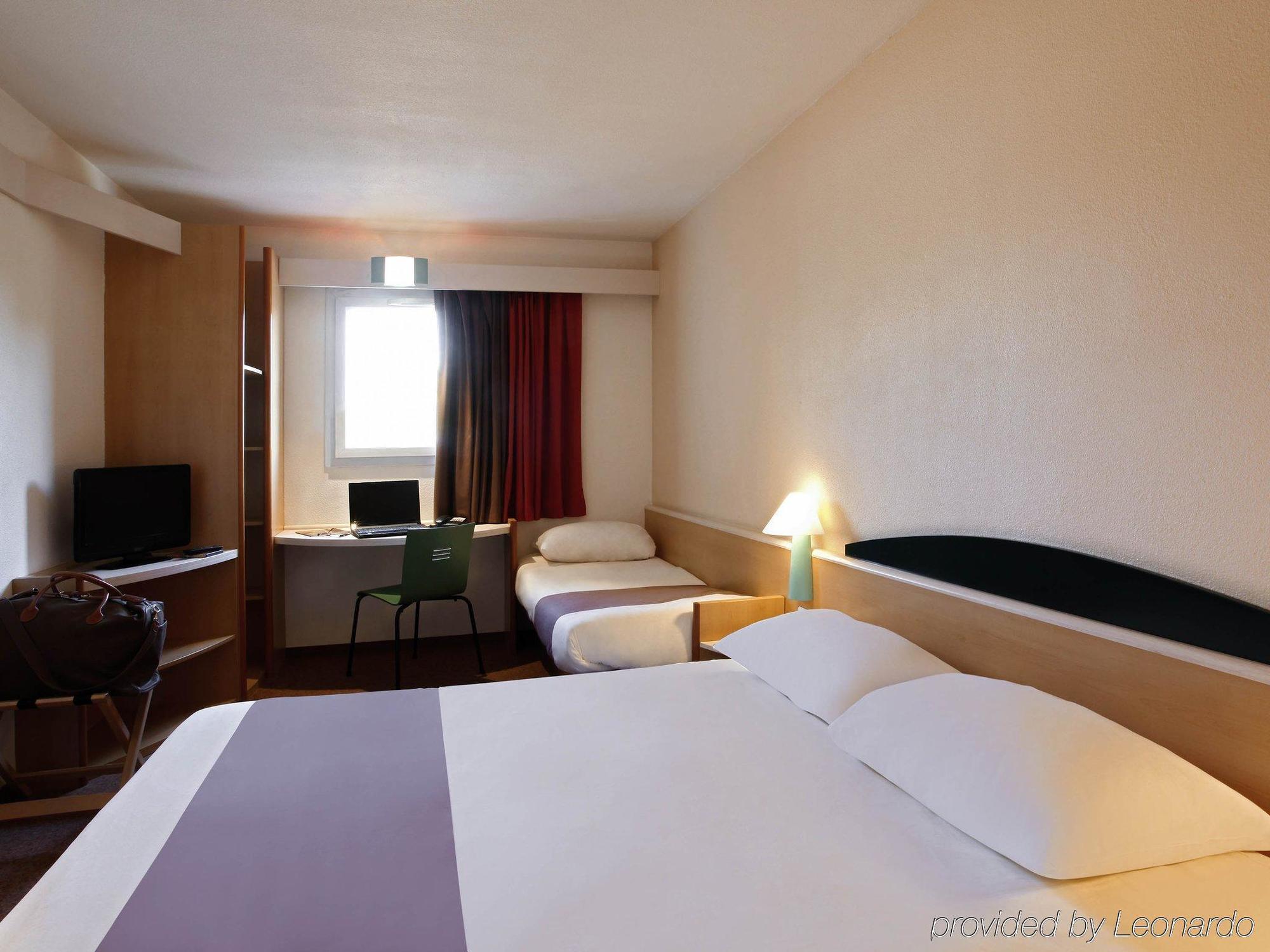 Ibis Budget Manosque Cadarache Екстер'єр фото